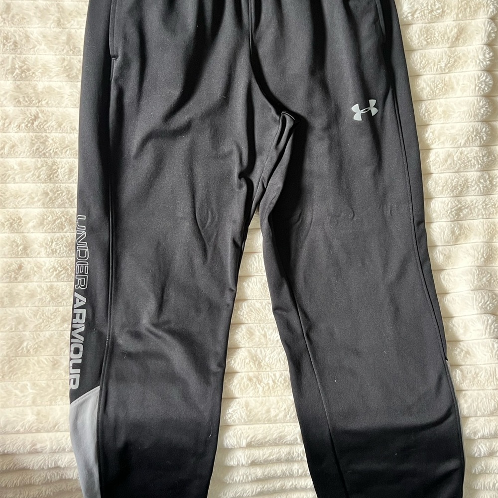 Under Armour Men's Black Joggers with Gray Logo